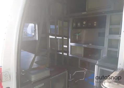 2002 Ford E-350 Super Duty Commercial/Recreational из США, поврежденный, VIN 1FDSS34F12HA32281